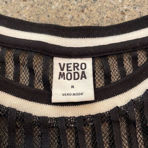 Vero Moda Navy Lace Muscle Tee - Picture 2 of 10